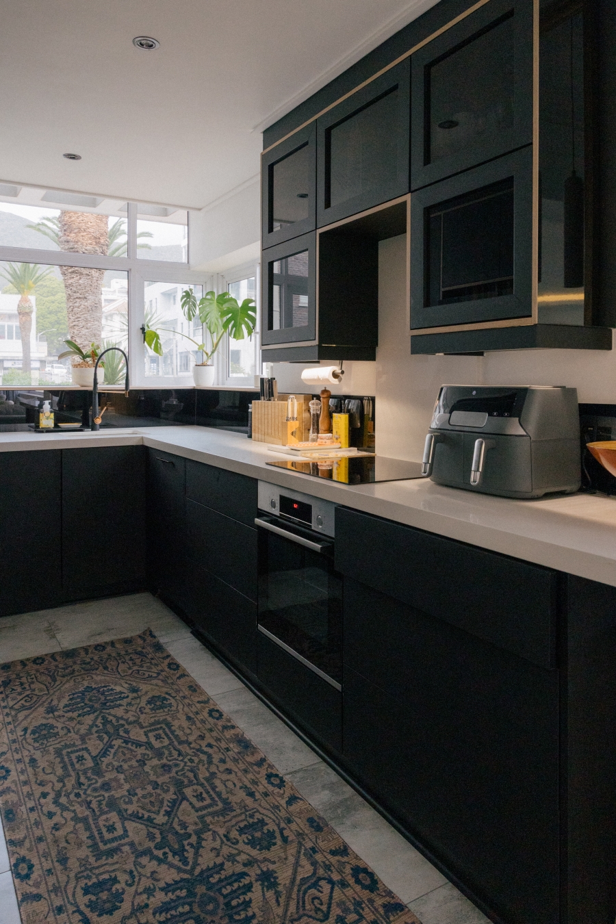 To Let 2 Bedroom Property for Rent in Sea Point Western Cape